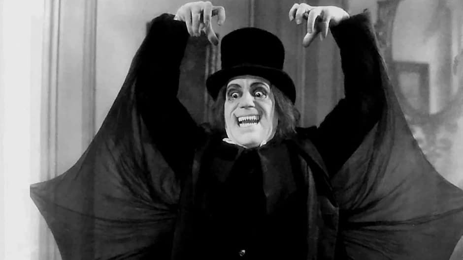 Lon Chaney caracterizado como vampiro no filme perdido London After Midnight (1927), de Tod Browning