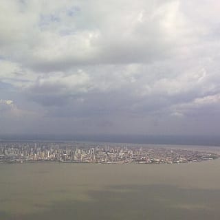 Belém do Pará vista do alto: cidade amazônica que sediará a COP30, símbolo do Éden moderno.