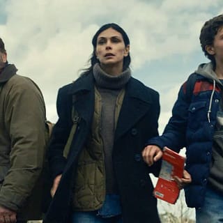 Família tenta sobreviver ao apocalipse no filme Destruição Final 2 em meio ao colapso global