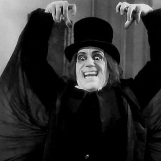 Lon Chaney caracterizado como vampiro no filme perdido London After Midnight (1927), de Tod Browning