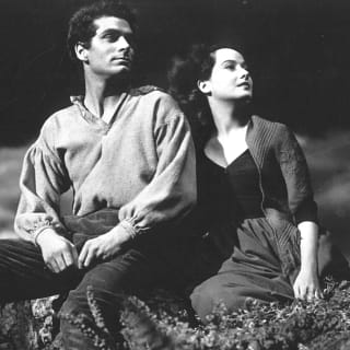 Laurence Olivier e Merle Oberon em O Morro dos Ventos Uivantes (1939), dirigidos por William Wyler